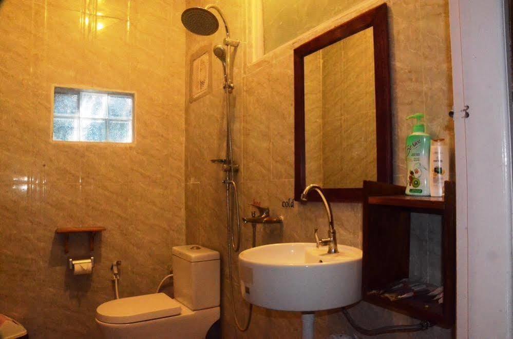 ניאונגשווה Golden Lotus Inle Hotel מראה חיצוני תמונה