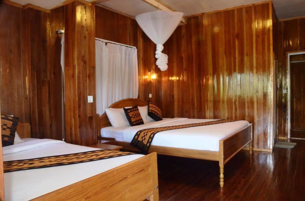 ניאונגשווה Golden Lotus Inle Hotel מראה חיצוני תמונה