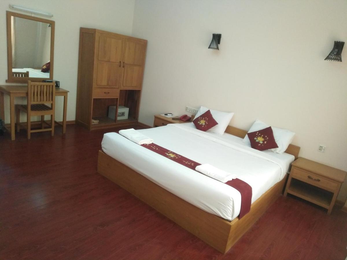 ניאונגשווה Golden Lotus Inle Hotel מראה חיצוני תמונה